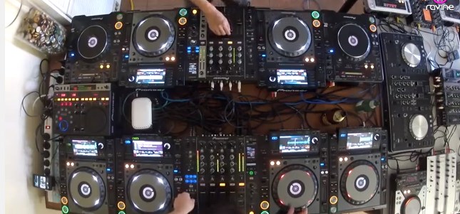 Sorprendete Video «Cotts & Ravine 12 Deck Mix back 2 Back (Electro Hard Dance Hardstyle Drumstep Hardcore)»